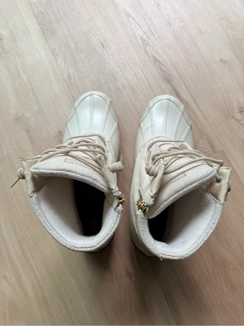 Sperry Women's Cream Lace-Up Waterproof Winter Boots